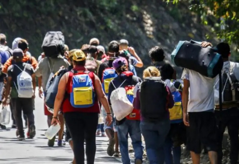 Un grupo de migrantes en una calle de Oaxaca, estado que no ha registrado un alza en el flujo de personas por la política migratoria de EE.UU.