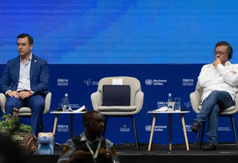 Los presidentes Daniel Noboa de Ecuador (izquierda) y Gustavo Petro de Colombia (derecha), en el contexto de la imposición de aranceles del 30%.