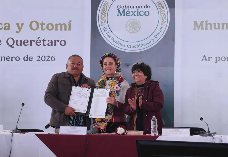 La Presidenta entrega la documentación agraria oficial a representantes del Ejido Nuevo Cruz del Palmar, dando solución a un conflicto de 80 años.