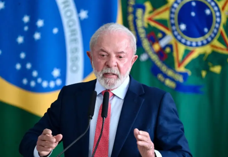 El presidente de Brasil, Luiz Inácio Lula da Silva, durante un discurso en el que advierte sobre las acciones unilaterales que amenazan la estabilidad mundial.