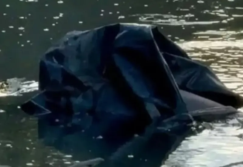 El cuerpo de una persona, que fue encontrado dentro de bolsas, ya ha sido identificado y reclamado legalmente por sus familiares.