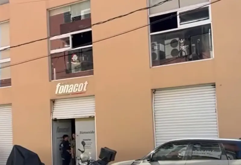 Fachada de las instalaciones de Fonacot en el barrio de Jalatlaco, donde un delincuente solitario robó computadoras y otros objetos.