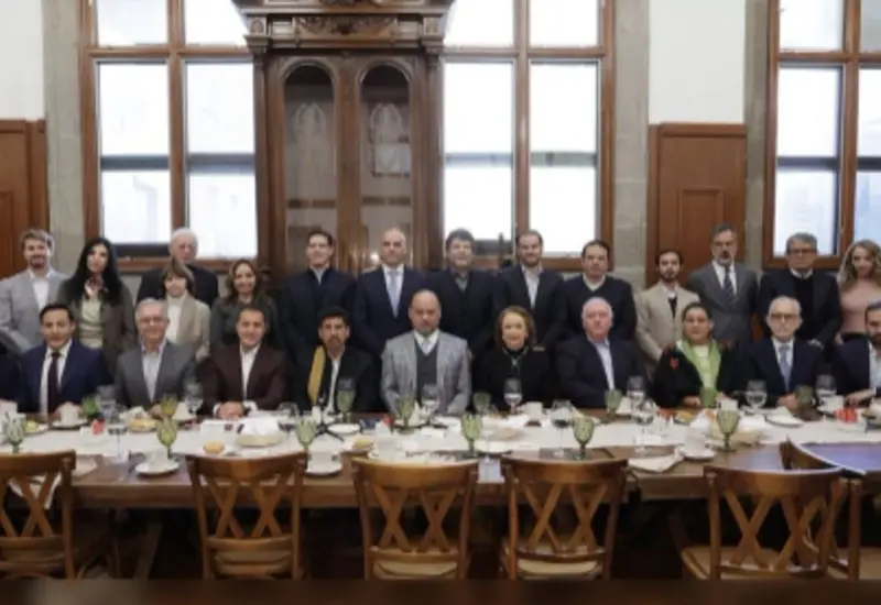 Representantes de la SCJN y la CIRT durante la reunión donde la Corte reafirmó su compromiso con la libertad de expresión en México.