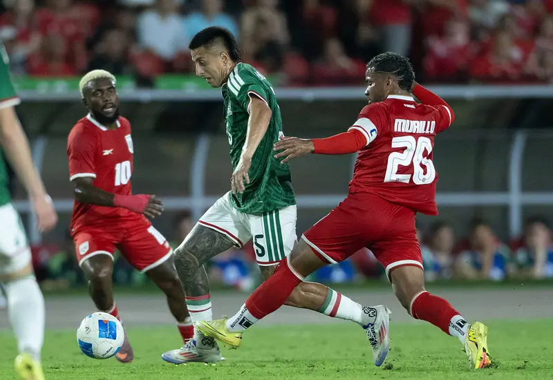 La Selección Mexicana de fútbol celebra una victoria de último minuto, en un partido que a pesar del resultado dejó un desempeño decepcionante.