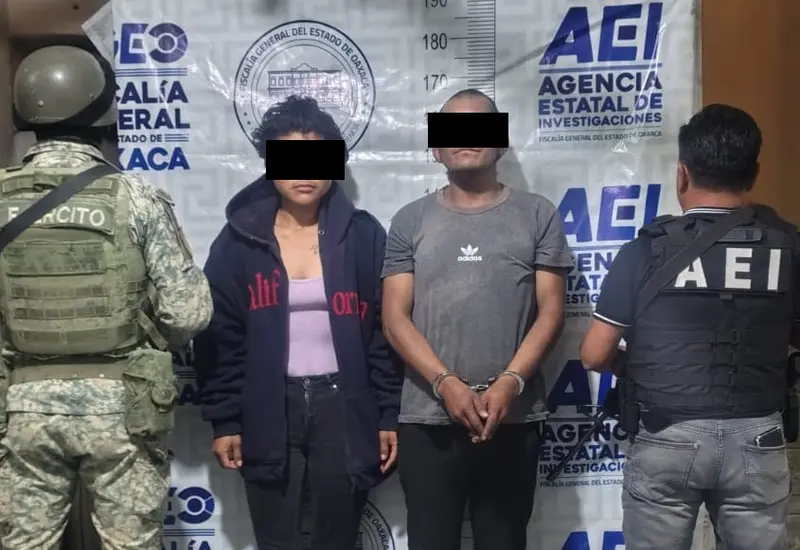 Fotografía de los individuos que fueron detenidos por las autoridades como presuntos responsables de haber cometido un robo en la ciudad.