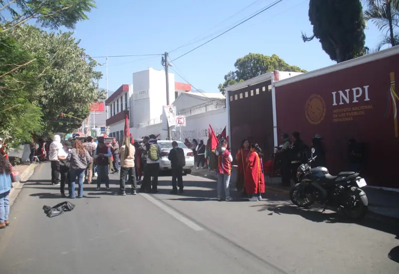 Bloquean en Heroico Colegio Militar.