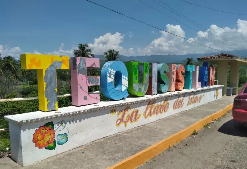 Escena del crimen donde un hombre presuntamente asesinó a su propio hermano en la comunidad de Magdalena Tequisistlán, Tehuantepec.