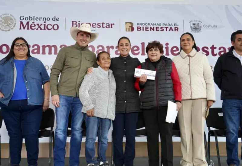 Claudia Sheinbaum anuncia el plan para duplicar el abasto de agua potable, como parte de la reconversión agrícola en la Región Lagunera.