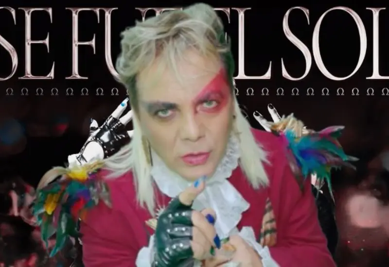 El cantante Cristian Castro reaparece con una nueva y sorprendente imagen que ha causado revuelo, en medio de la polémica por una indirecta a Luis Miguel.