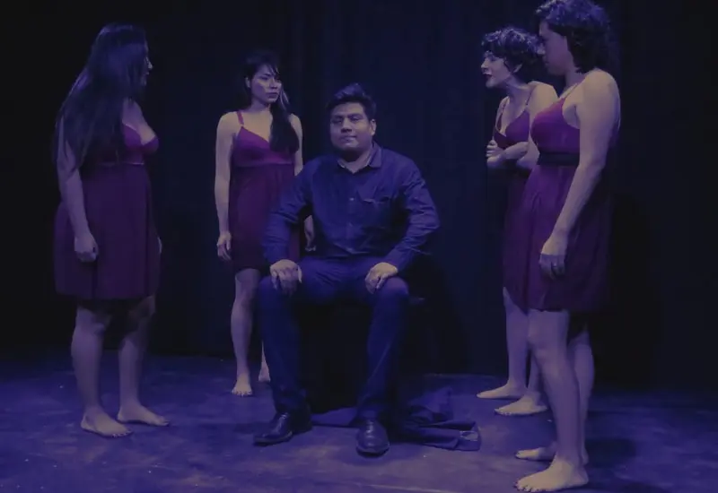 El cantante mexicano José José, cuyo éxito discográfico explora las diferencias significativas que existen entre los sentimientos de amar y querer.