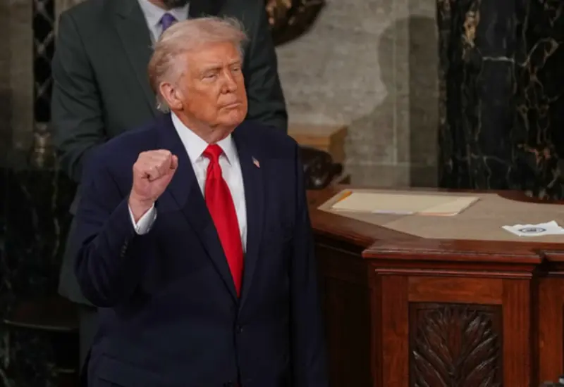 El magnate Donald Trump, quien fue acusado de agresión sexual, es una figura central en los memorandos ocultos del caso Epstein.
