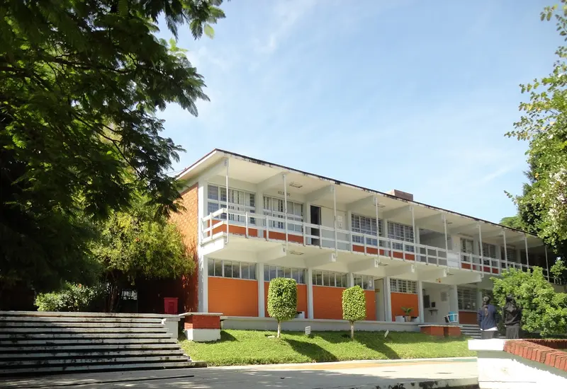 Uno de los seis planteles del Conalep que permanece sin clases, afectando a la comunidad estudiantil por dos semanas consecutivas.