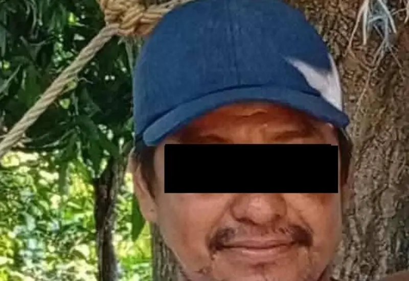 Un hombre identificado como Eduardo es presentado por las autoridades tras ser detenido por agredir a su hijo menor de edad.