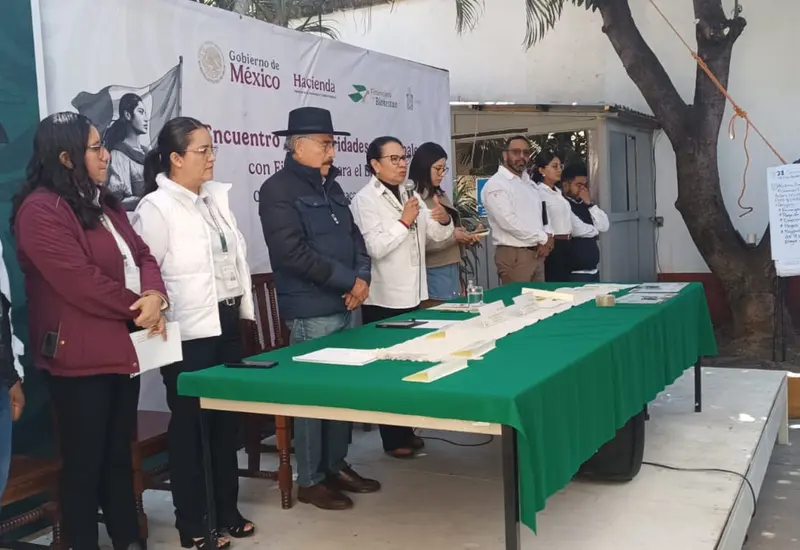 Autoridades municipales de Oaxaca asisten a un encuentro con representantes de Finabien para discutir la ampliación de los accesos a servicios financieros.