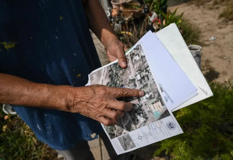 Residentes de Laredo reciben notificación de expropiación por parte del gobierno de EU, teniendo cinco días para firmar las cesiones de sus terrenos.