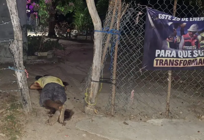 Un hombre identificado como Guadalupe fue asesinado con varios impactos de bala mientras se encontraba en el patio de su domicilio.