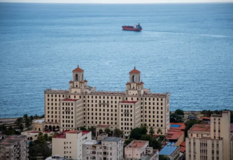 Una lancha rápida con matrícula de Florida es interceptada por la Tropa Guardafronteras de Cuba tras ignorar el alto y abrir fuego.