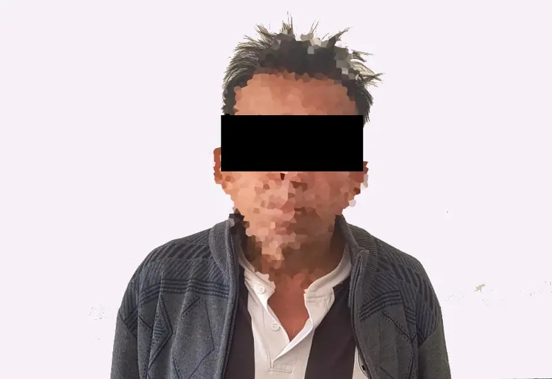 Fotografía de J.R. D., el sujeto que enfrenta un proceso legal y cargos formales por el delito de acoso sexual.