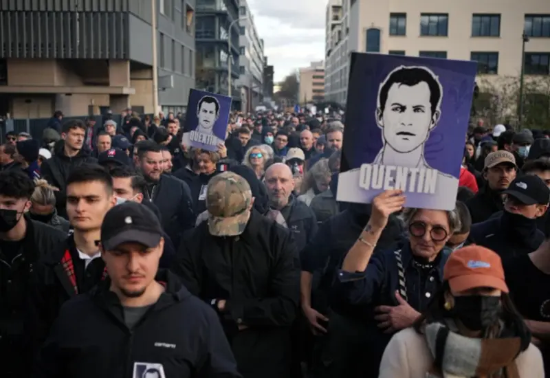 Más de tres mil personas marchan para exigir justicia en Francia, en una manifestación bajo fuerte vigilancia policial y marcada por consignas nazis.