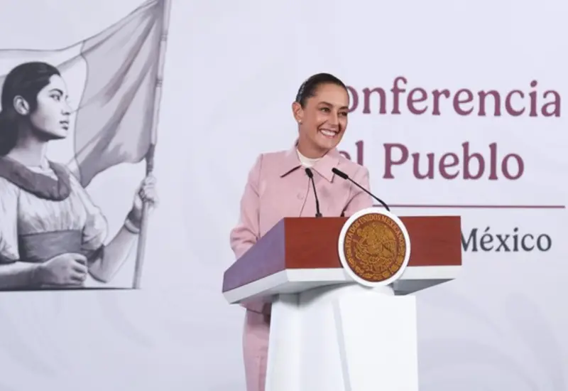 Claudia Sheinbaum anuncia la Beca Rita Cetina, un apoyo anual de 2,500 pesos para estudiantes de nivel primaria en la Ciudad de México.