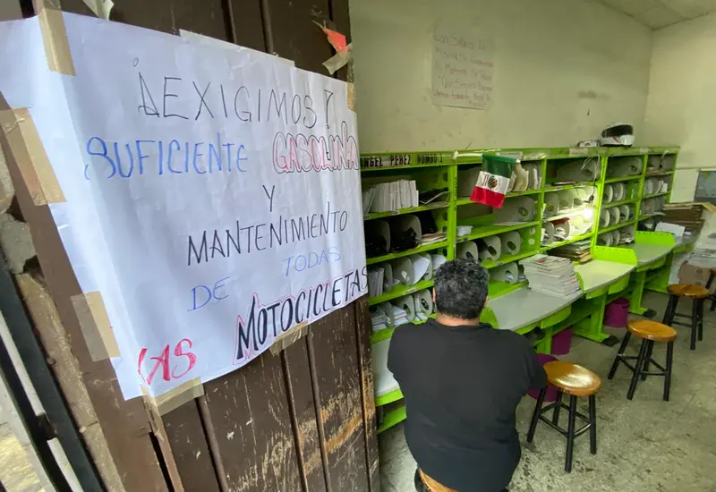 Trabajadores de Correos laboran bajo protesta por falta de insumos y combustible.