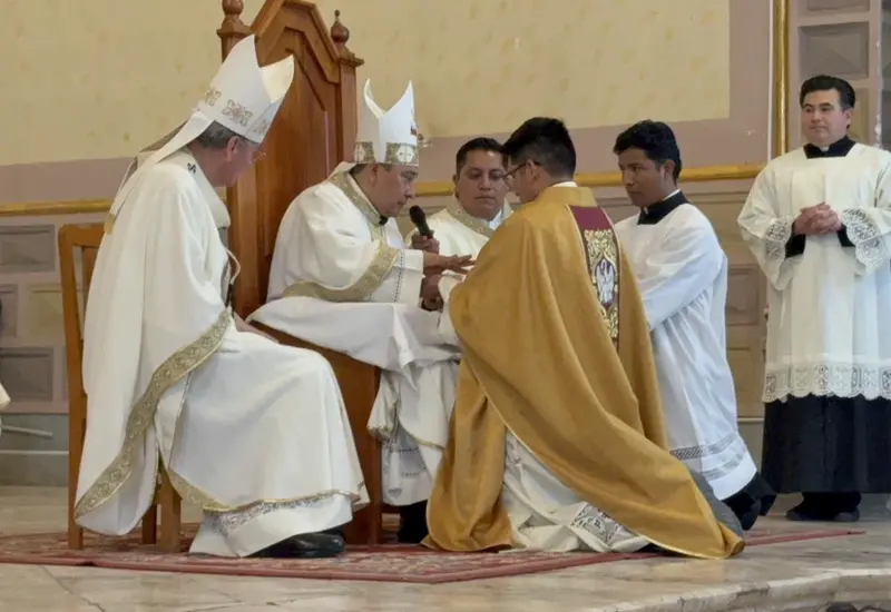 “El sacerdote debe amar y servir el rebaño del Señor con el corazón".