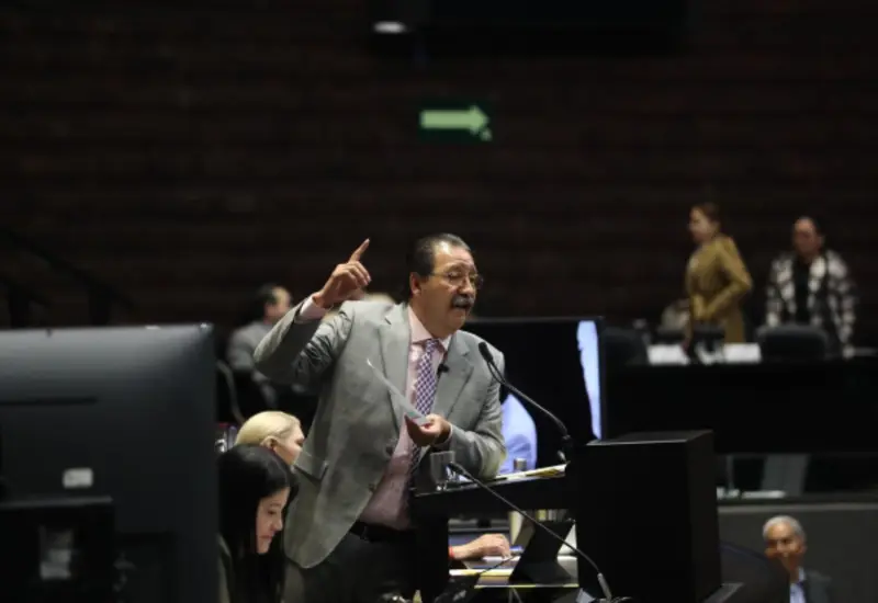 Reginaldo Sandoval Flores, coordinador de la bancada del PT.