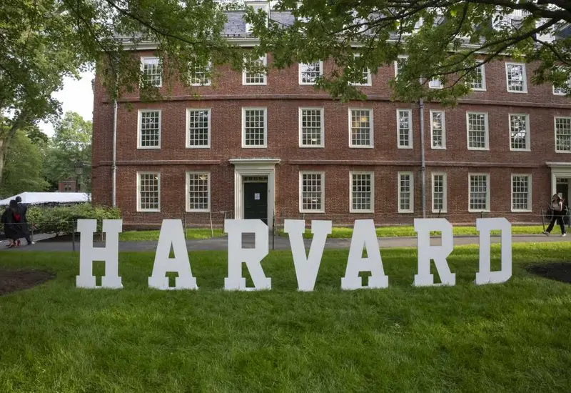 Harvard en la mira de Trump: acusada de ignorar ataques contra estudiantes judíos. 