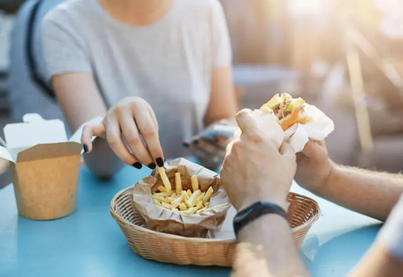 Cambios simples en la alimentación pueden retrasar el envejecimiento. 
