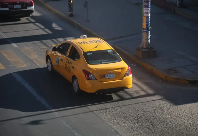 Tarifas irregulares: taxis en Oaxaca podrían pagar entre 339 y 28,285 pesos.