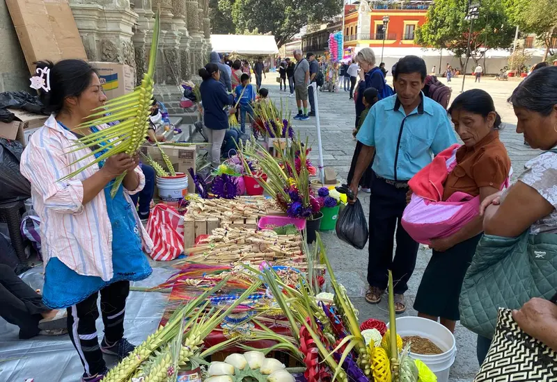 Desde este viernes inició la venta de palmas y flores de cucharilla por el Domingo de Ramos.