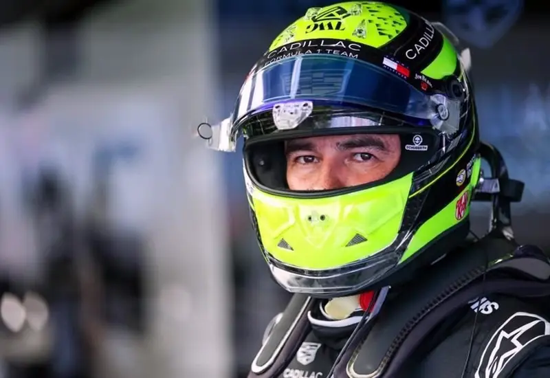 'Checo' Pérez bromea tras los daños en su auto en el GP de China