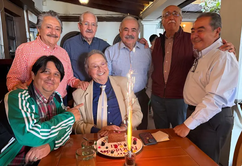 Fernando Andriacci, Alberto Neftalí Arango García, Juan Díaz Pimentel, Mario Bustillo, Lino Palacios y Fortino Figueroa celebraron al licenciado Ericel Gómez Nucamendi.