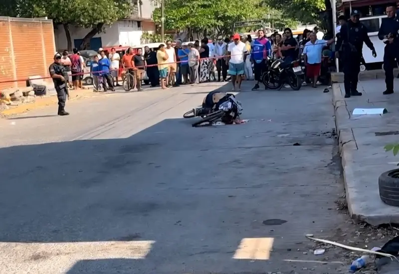Las víctimas viajaban en una motocicleta al ser atacadas.
