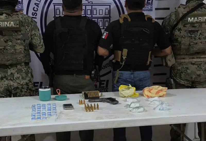 Durante el cateo, aseguraron un arma, droga y una báscula. Los narcomenudistas huyeron,