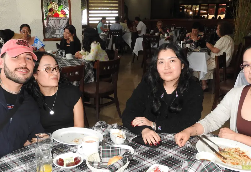 Luis Ángel Leal, Ximena Cruz, Karla Cruz y Patricia Castañeda.