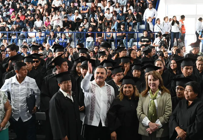 Más mexicanos aprenden a leer y escribir gracias a alianza INEA–TecNM.