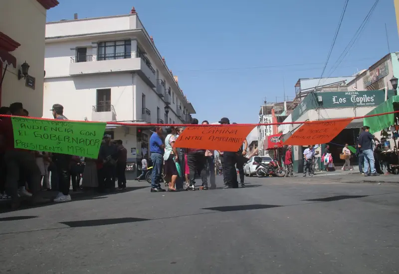 Molesta a locatarios la instalación de ambulantes.