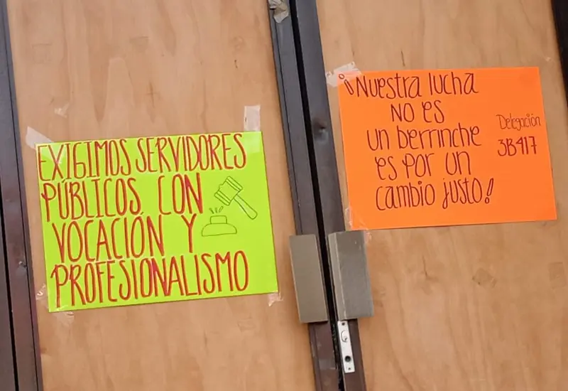 Paro laboral en Oaxaca: oficinas del Registro Civil permanecen tomadas.