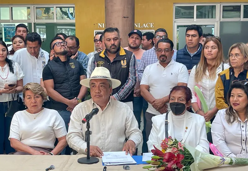 Renuncia funcionario y se destapa como aspirante a la rectoría de la UABJO.
