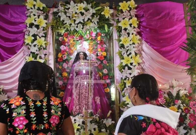 Integrantes de la comunidad zapoteca del Istmo realizan un ritual para celebrar el inicio del Año Nuevo basado en el calendario mesoamericano.