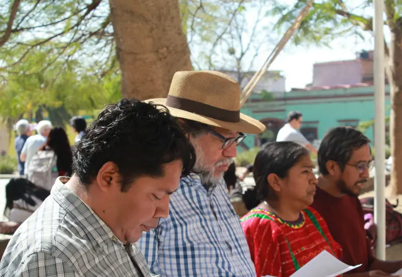 Representantes de más de 30 comunidades y organizaciones de la Mixteca reunidos durante el foro territorial para declarar sus tierras libres de minería.