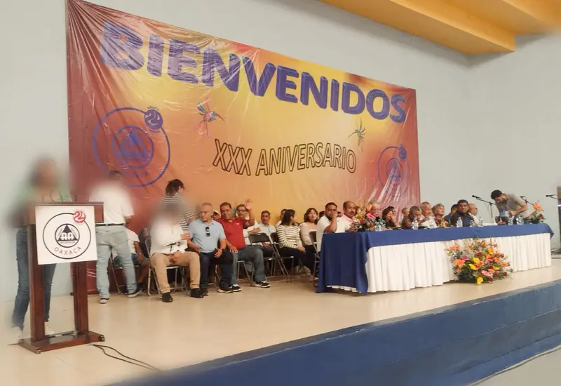 Integrantes del Grupo 24 Horas Oaxaca, que por más de 32 años ha ofrecido servicios gratuitos para rescatar vidas del alcoholismo.