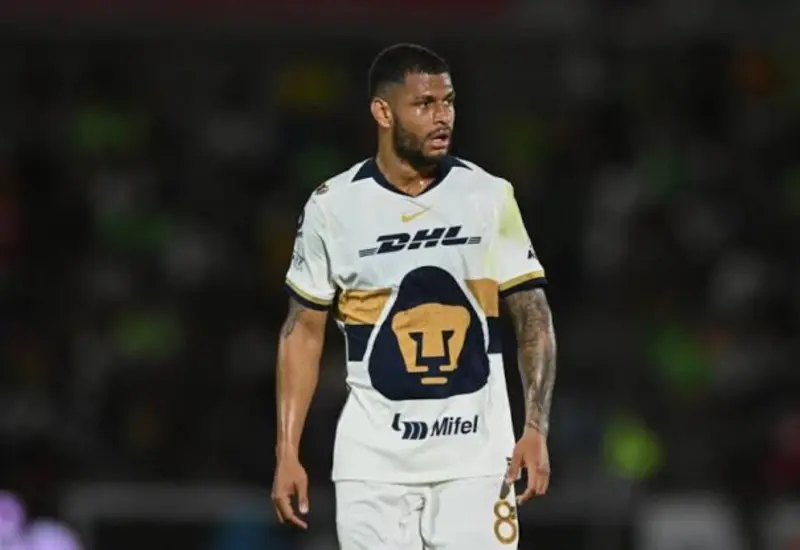 El futbolista José Caicedo, quien deja al equipo de Pumas para continuar su carrera en el futbol de los Estados Unidos.