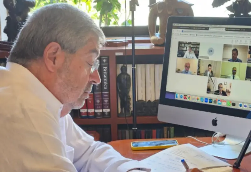 El canciller Juan Ramón de la Fuente, titular de la SRE, reconoce la labor diplomática de México en la zona de riesgo de Medio Oriente.