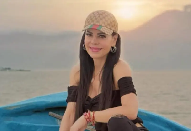 La actriz Maribel Guardia es captada al exterior de la Fiscalía General del Estado de Guerrero, a donde acudió para presentar una denuncia.
