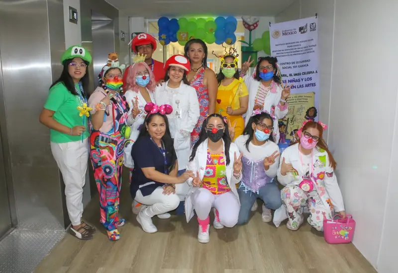 El programa incluyó música, clown hospitalario y dinámicas lúdicas.