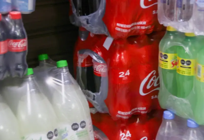 El IEPS a bebidas azucaradas subió hasta 3.8 pesos por litro.